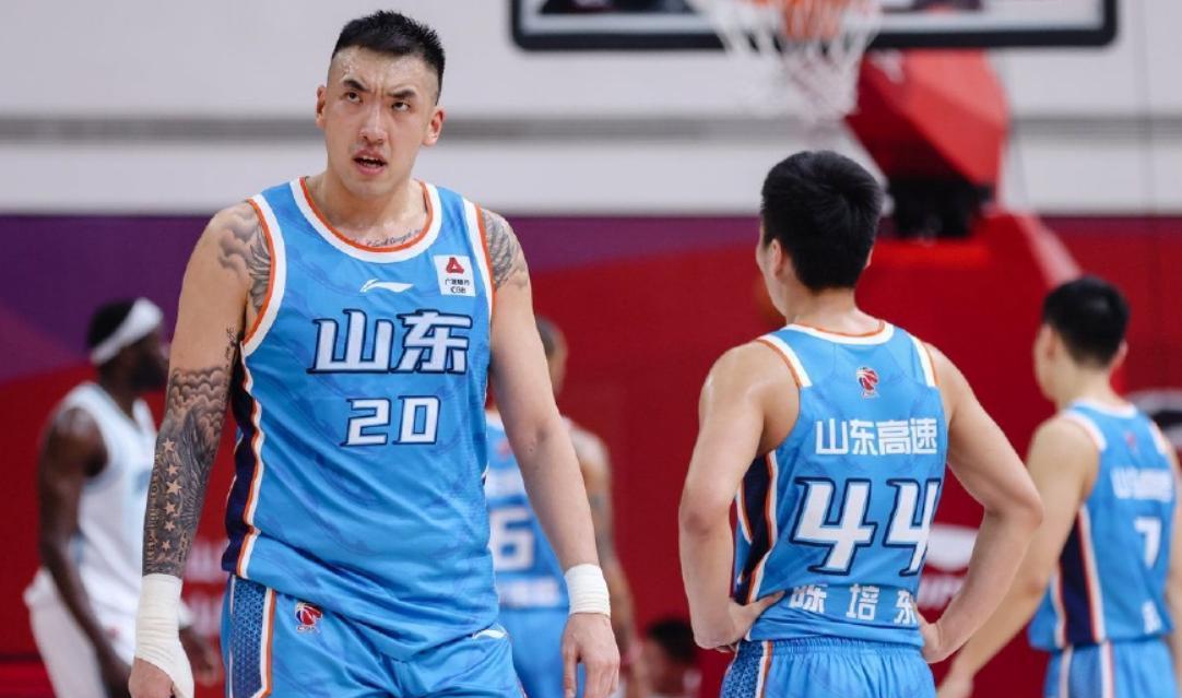 清晨体能课后,山东男篮主帅复盘备战NBA季后赛,态度坚定,轮换策略成焦点的简单介绍 清晨体能课后,山东男篮主帅复盘备战NBA季后赛,态度坚定,轮换策略成焦点的简单介绍
