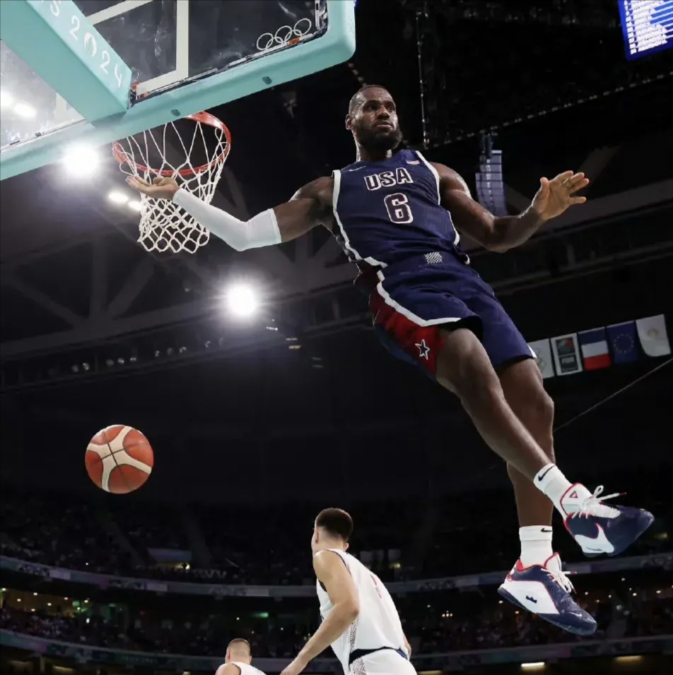 包含詹姆斯在塞尔维亚队比赛中高光表现，惊险取胜引发热议！的词条